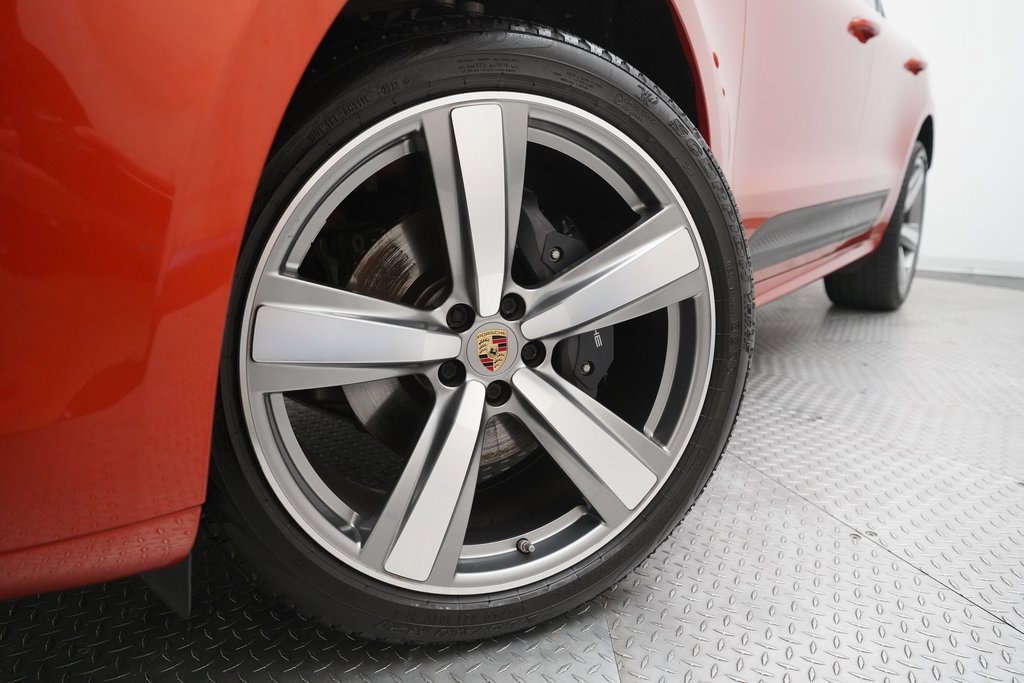 Used 2023 Porsche Macan image 8