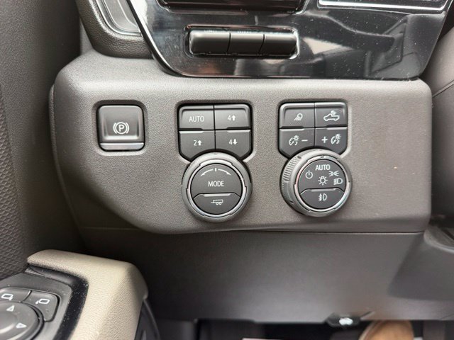 Used 2025 Chevrolet Silverado 1500 ZR2 w/ Technology Package AWD/4WD image 27