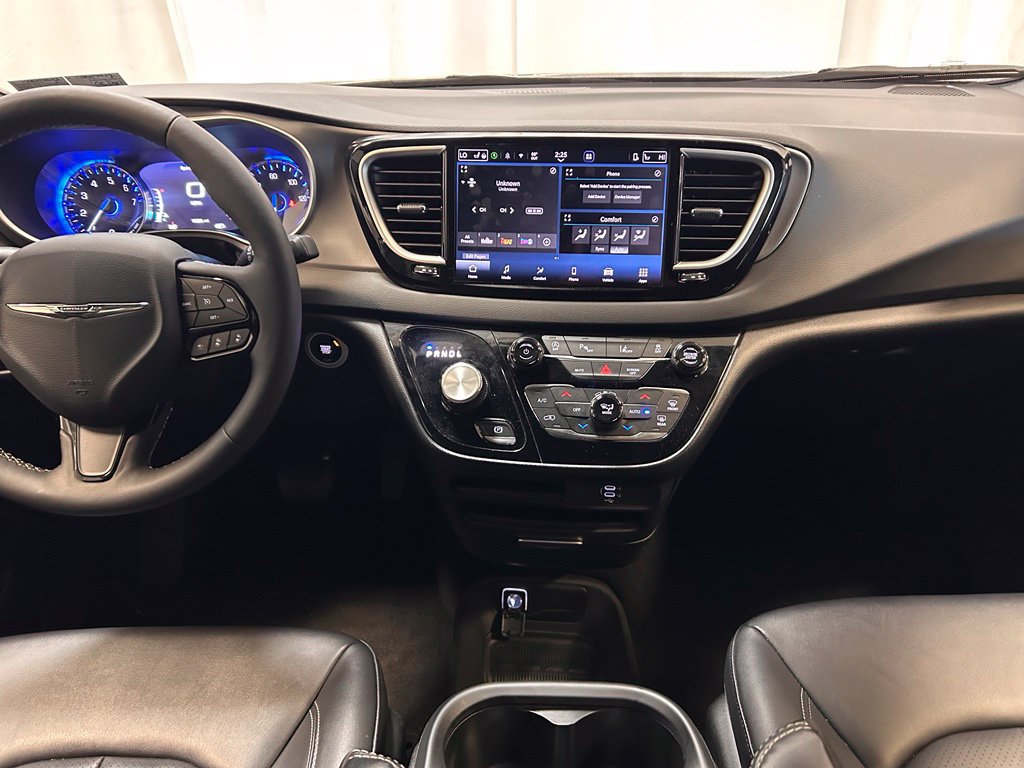 Used 2026 Chrysler Pacifica Select w/ S Appearance Package FWD image 17