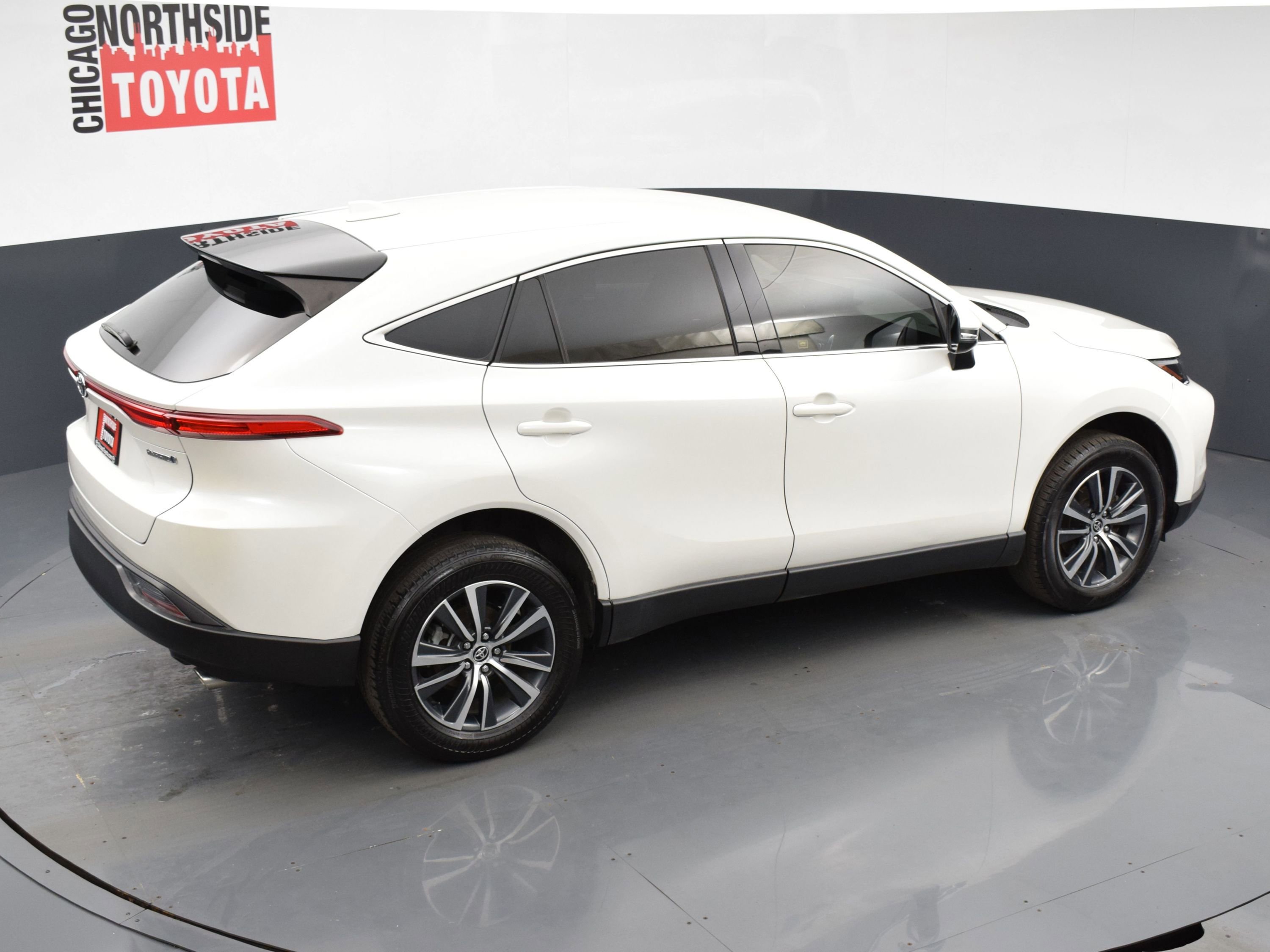 Used 2021 Toyota Venza LE image 21