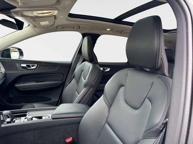 Used 2024 Volvo XC60 B5 Core image 15