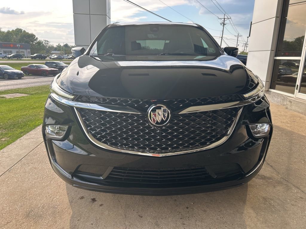 Used 2023 Buick Enclave Avenir w/ Avenir Technology Package image 3