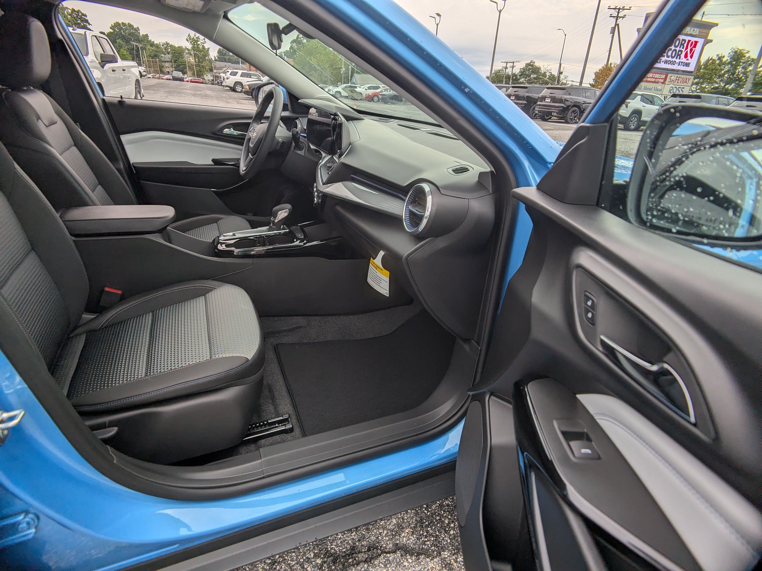 New 2026 Chevrolet Trax LT FWD image 10