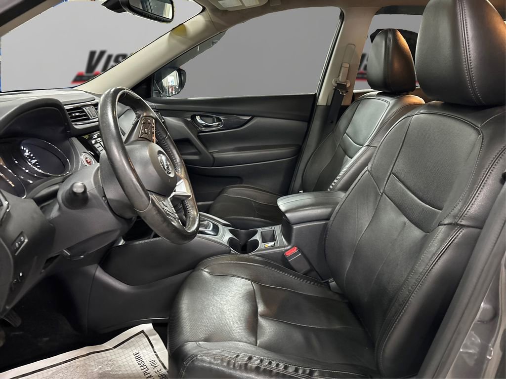 Used 2018 Nissan Rogue SL w/ Premium Package image 9