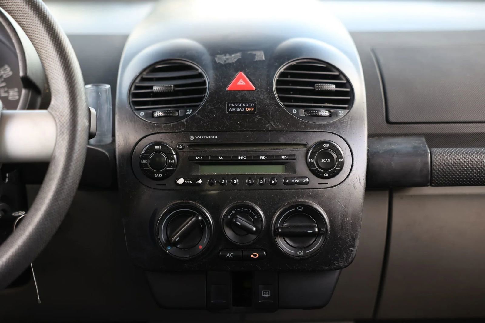 Used 2005 Volkswagen Beetle GL image 28