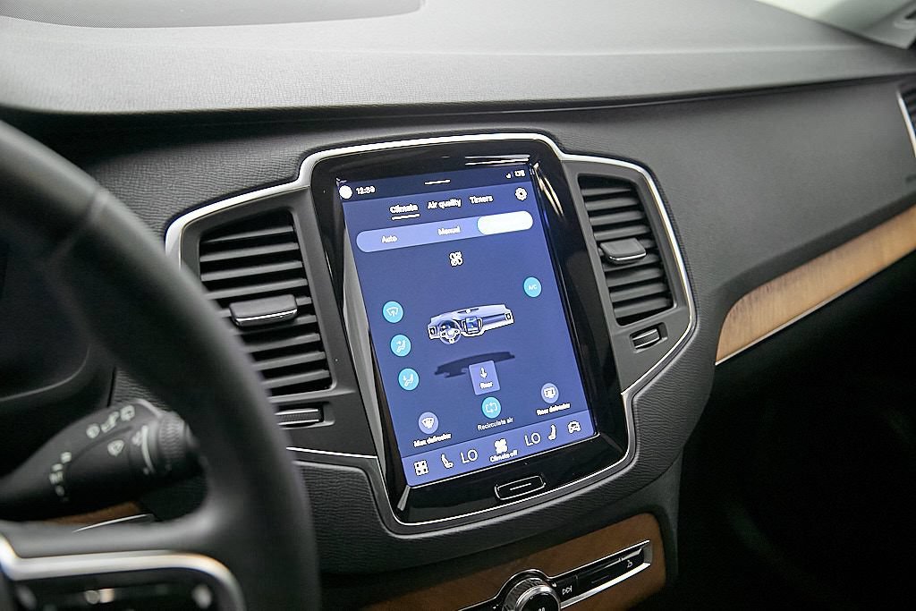 Certified 2023 Volvo XC90 B6 Core w/ Protection Package Premier AWD/4WD image 14