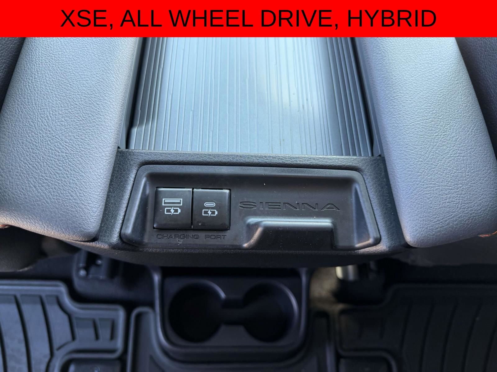 Used 2023 Toyota Sienna XSE w/ XSE Plus Package AWD/4WD image 27