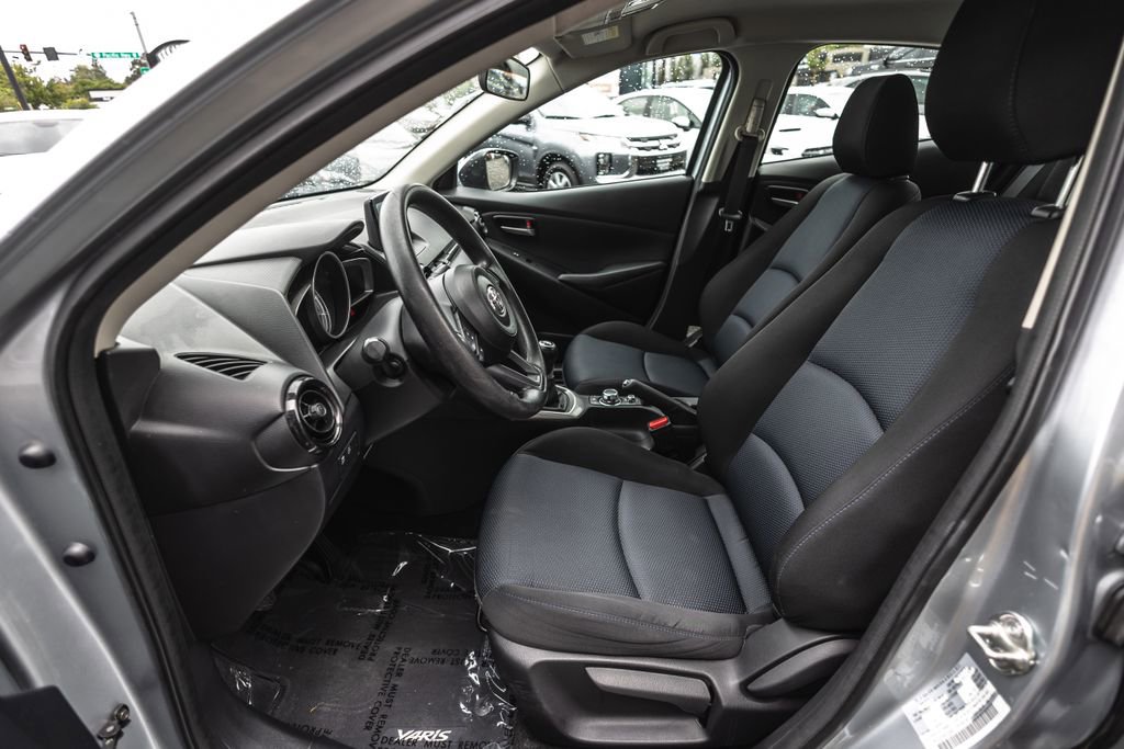 Used 2019 Toyota Yaris L FWD image 19
