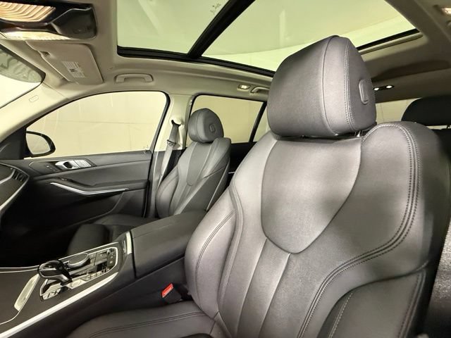 Used 2022 BMW X7 xDrive40i w/ Cold Weather Package AWD/4WD image 16