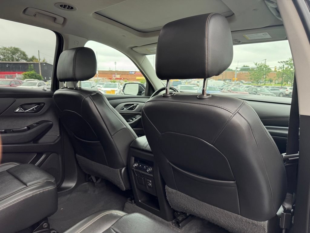 Used 2019 Chevrolet Traverse LT w/ LT Premium Package AWD/4WD image 21