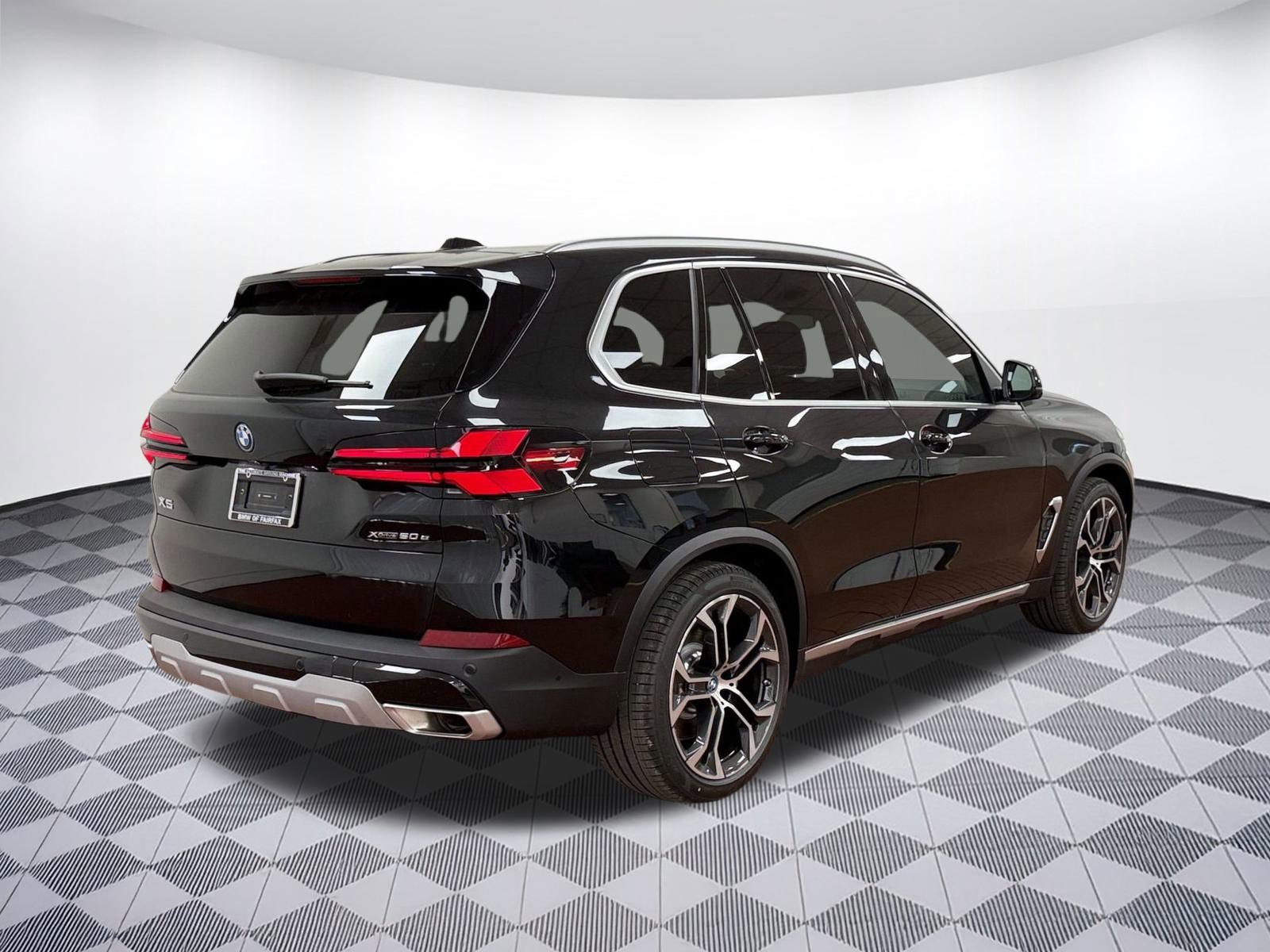 Used 2025 BMW X5 xDrive50e w/ Premium Package image 7