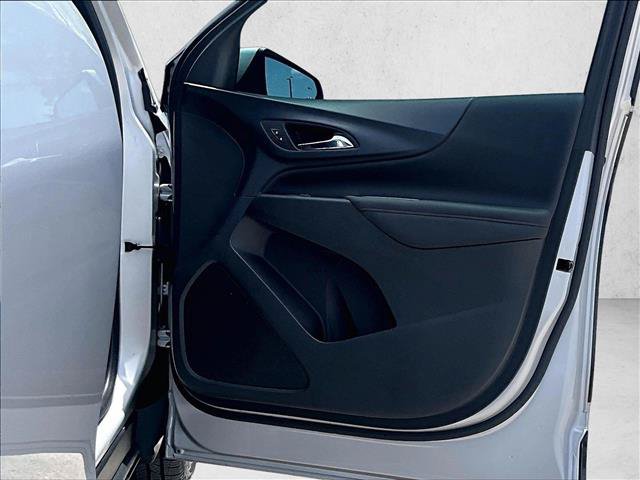 Used 2022 Chevrolet Equinox RS FWD image 19