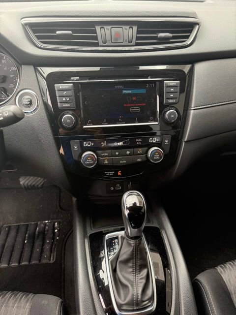 Used 2020 Nissan Rogue SV image 10