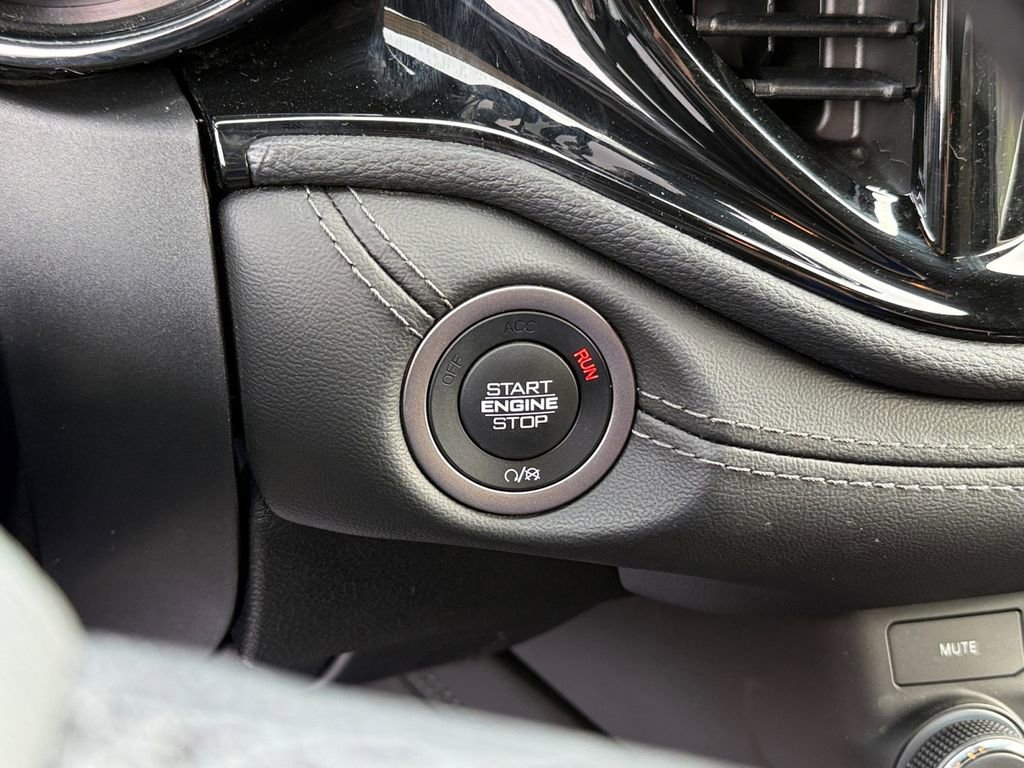 Used 2024 Dodge Durango SXT image 28