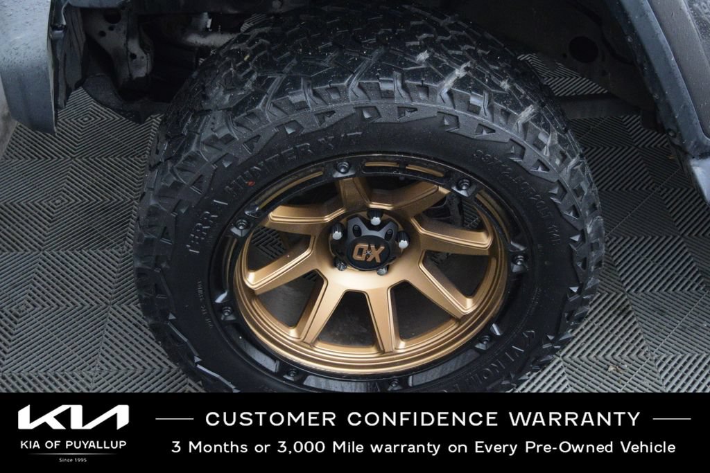 Used 2018 Jeep Wrangler Unlimited Sahara AWD/4WD image 22