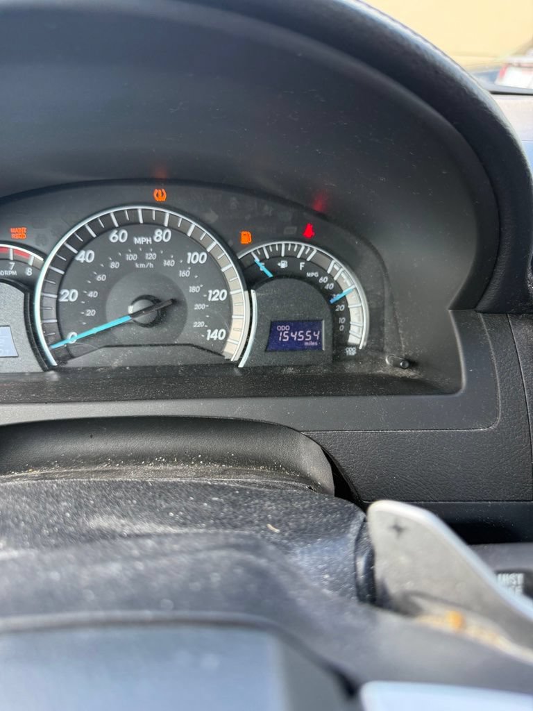Used 2012 Toyota Camry SE FWD image 6