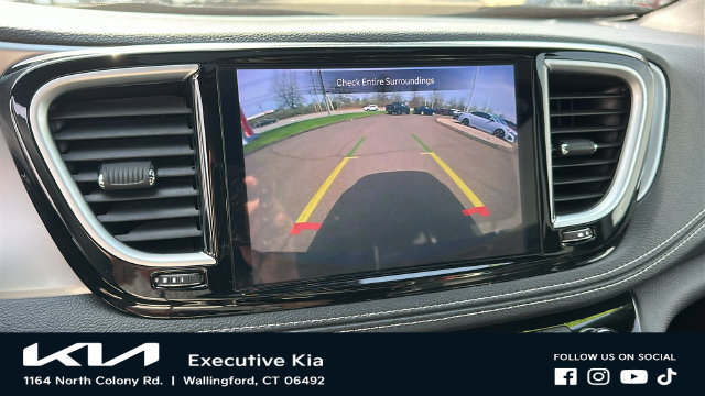 Used 2025 Chrysler Pacifica Limited FWD image 15