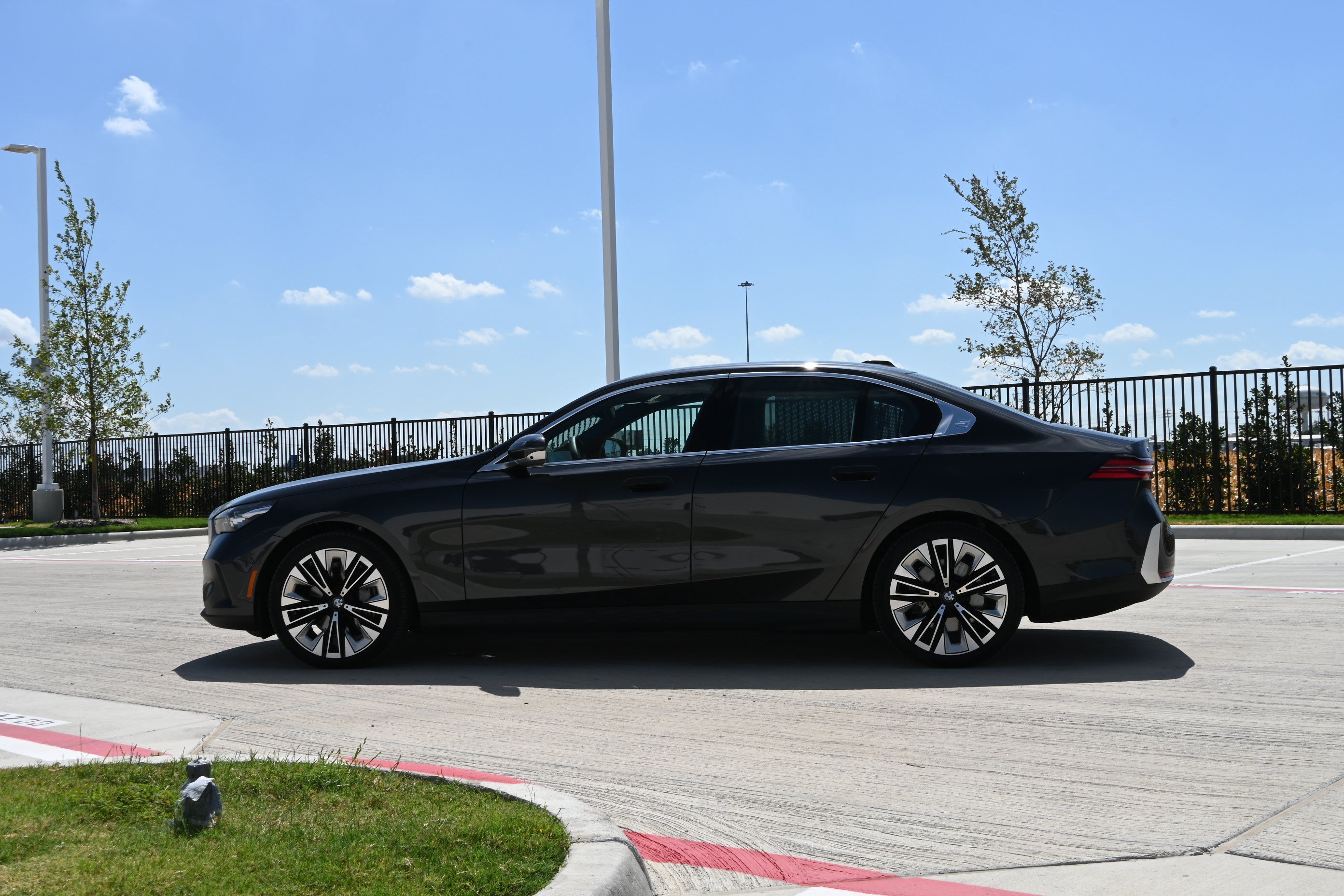 Certified 2026 BMW i5 eDrive40 AWD/4WD image 6
