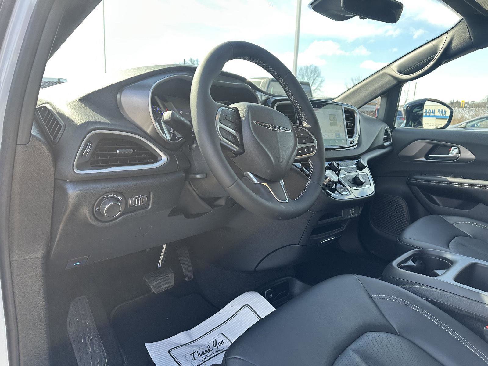 Used 2026 Chrysler Voyager LX image 20