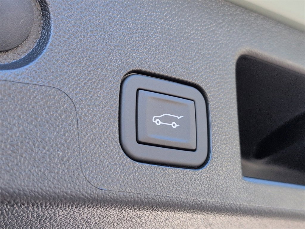 New 2026 Chevrolet Equinox ACTIV w/ Safety and Technology Package image 6