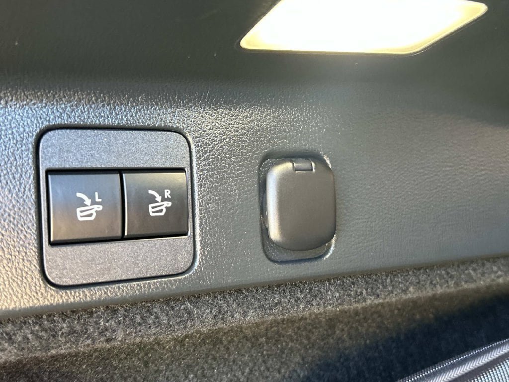 Used 2023 Lexus RX 350 Premium w/ Accessory Package AWD/4WD image 13