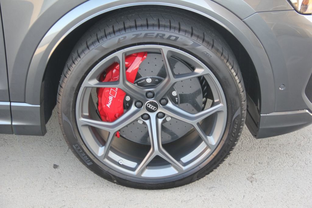 New 2025 Audi RS Q8 performance image 9