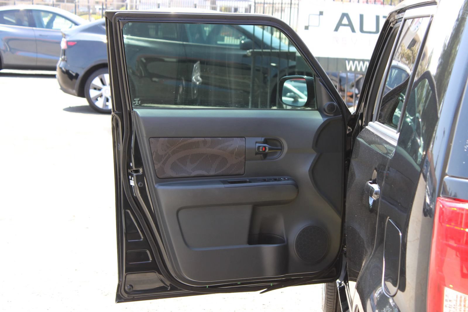 Used 2014 Scion xB FWD image 7