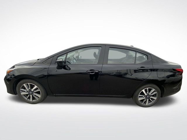 Used 2023 Nissan Versa SV image 4