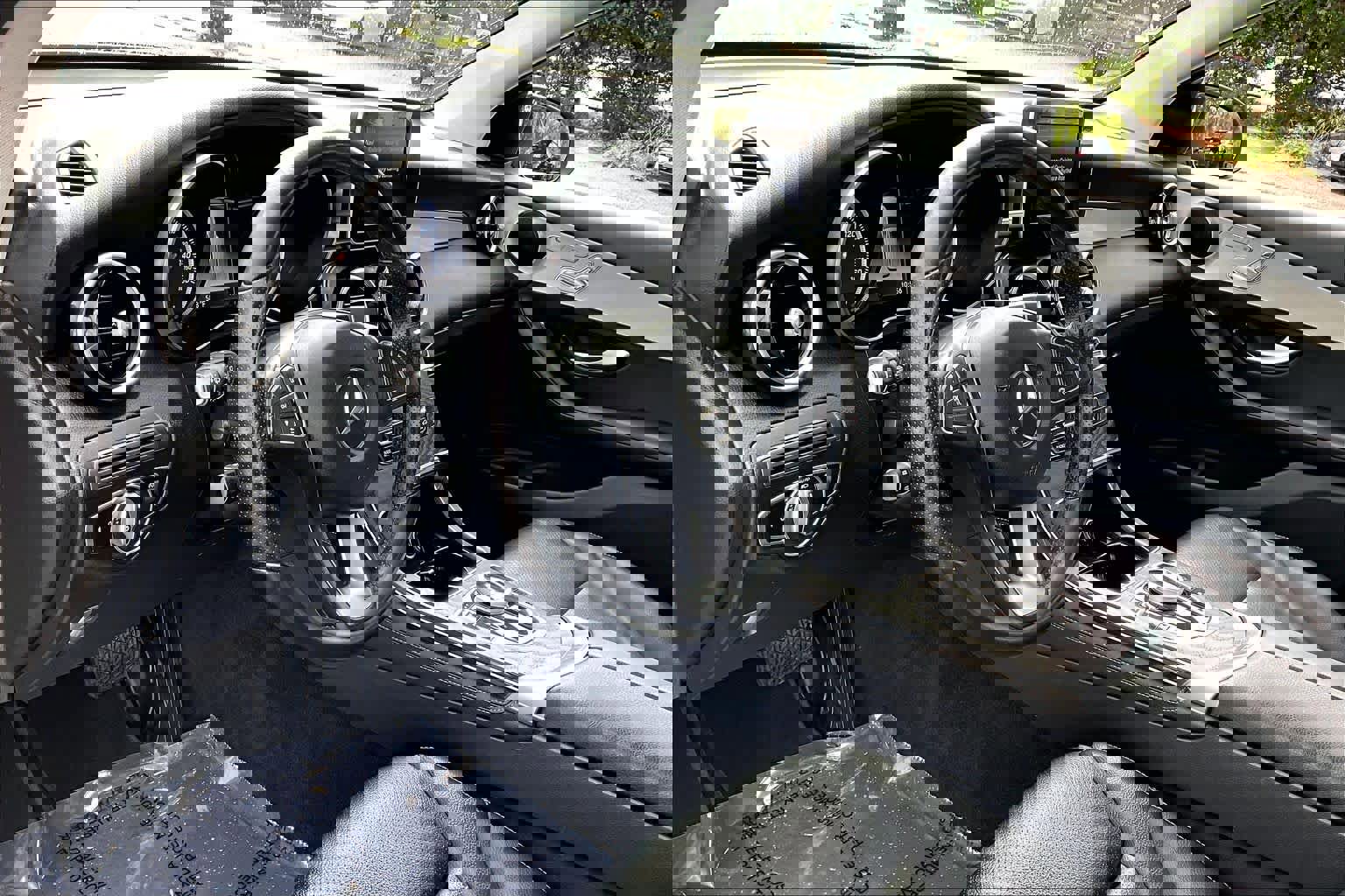 Used 2019 Mercedes-Benz GLC 300 image 17