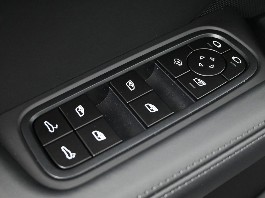 New 2026 Porsche Cayenne Coupe image 19