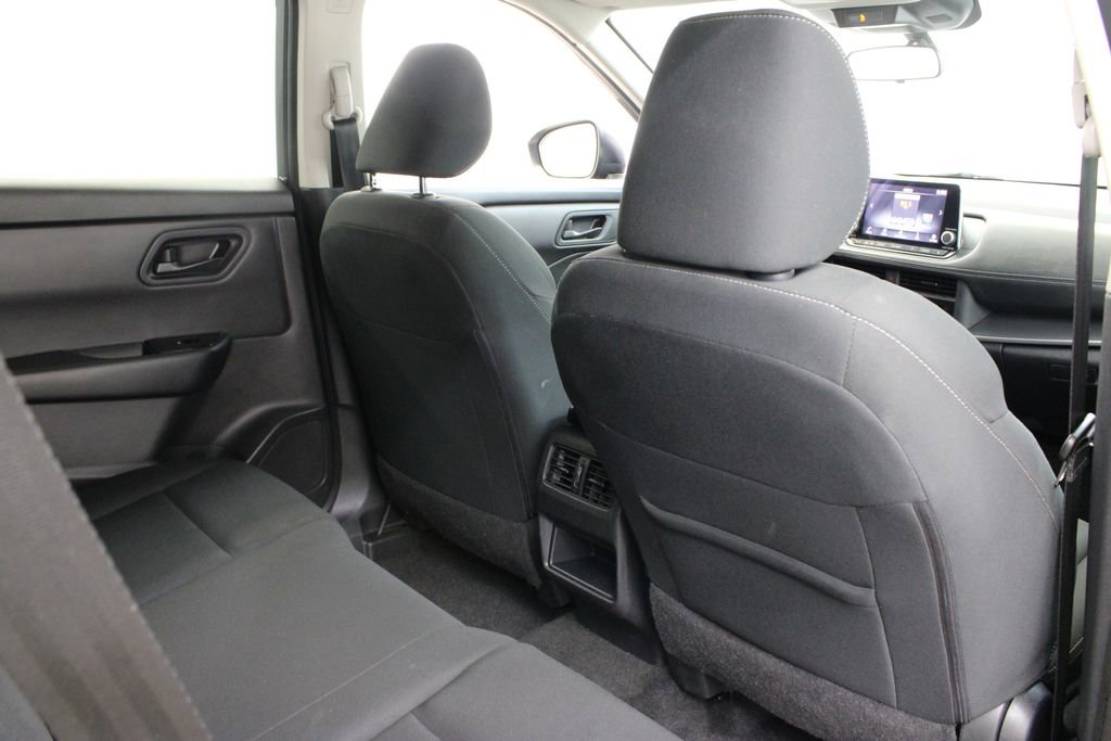 Used 2024 Nissan Rogue S image 19