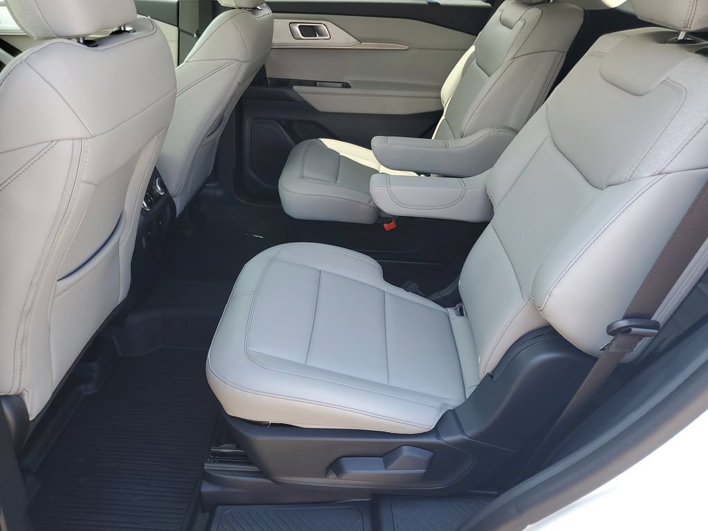 Used 2026 Ford Explorer Active w/ Active Comfort Package RWD image 21