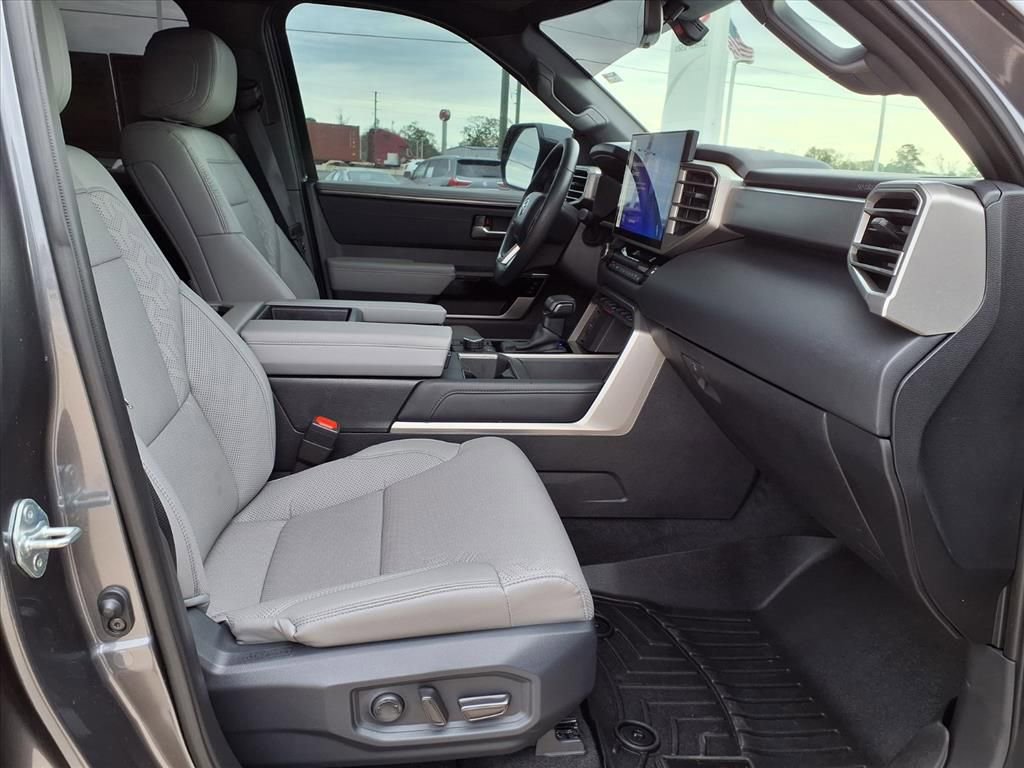 Used 2025 Toyota Tundra Limited image 20