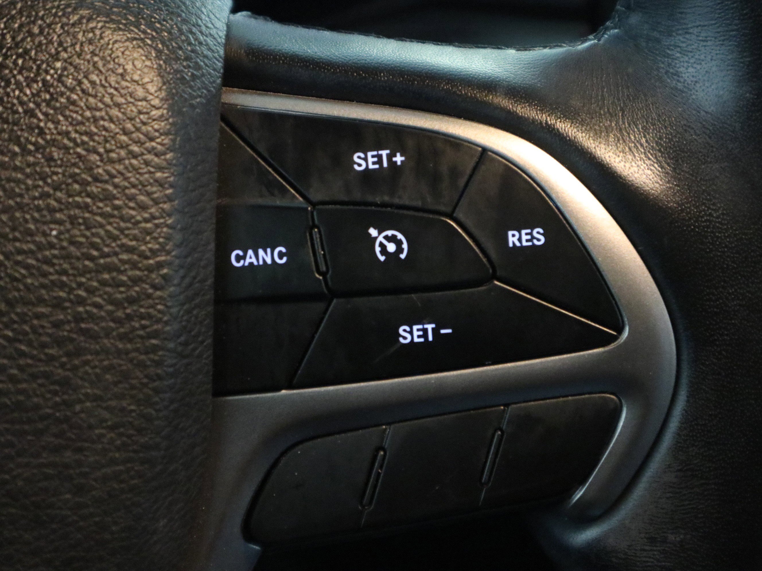 Used 2021 Jeep Grand Cherokee Limited w/ Luxury Group II image 29