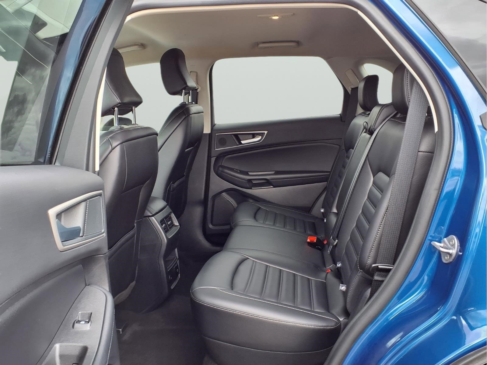 Used 2024 Ford Edge SEL w/ Convenience Package AWD/4WD image 10