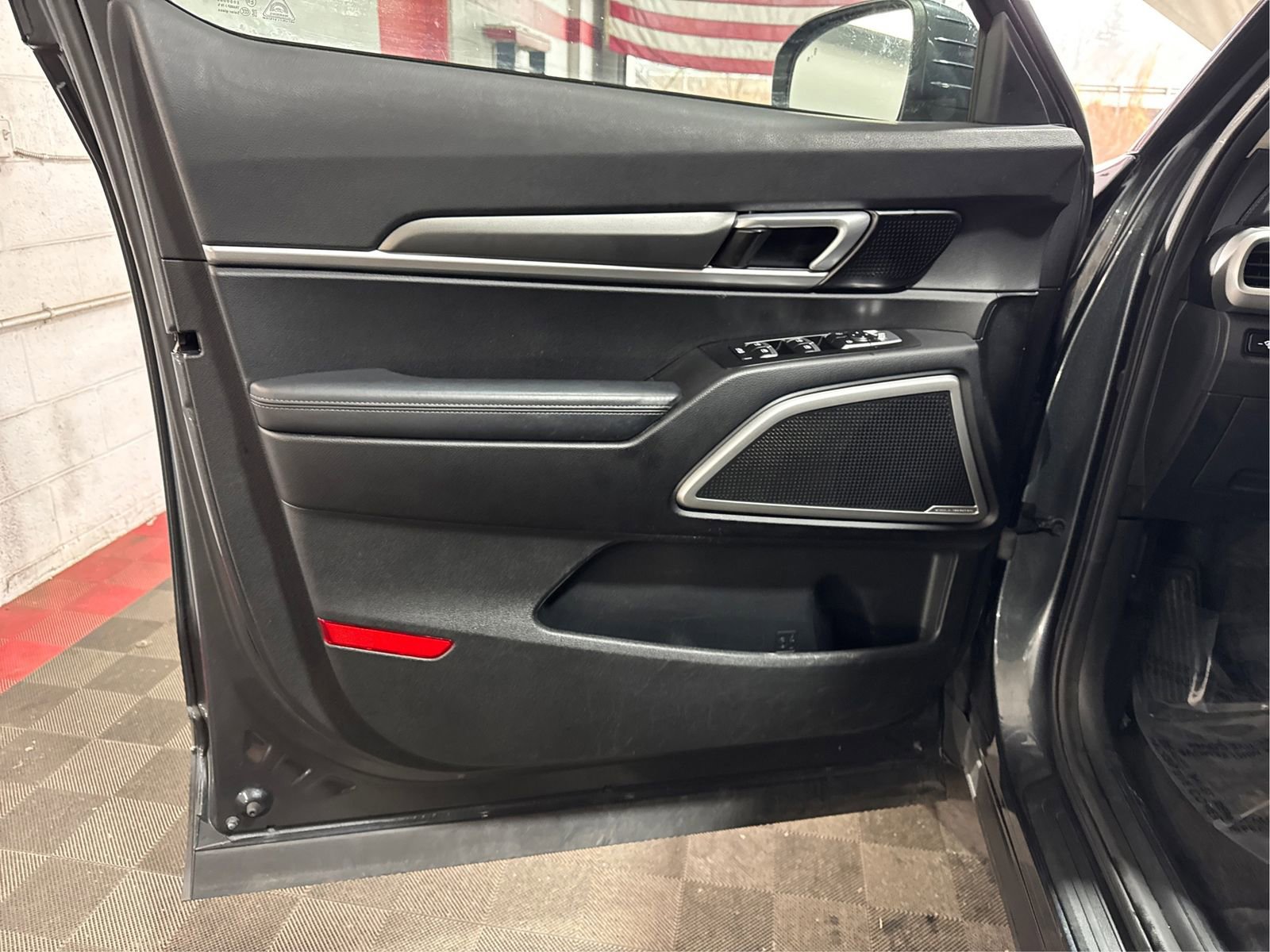 Used 2020 Kia Telluride LX image 16