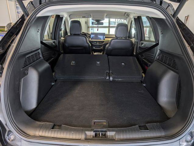 Certified 2024 Ford Escape Platinum AWD/4WD image 30