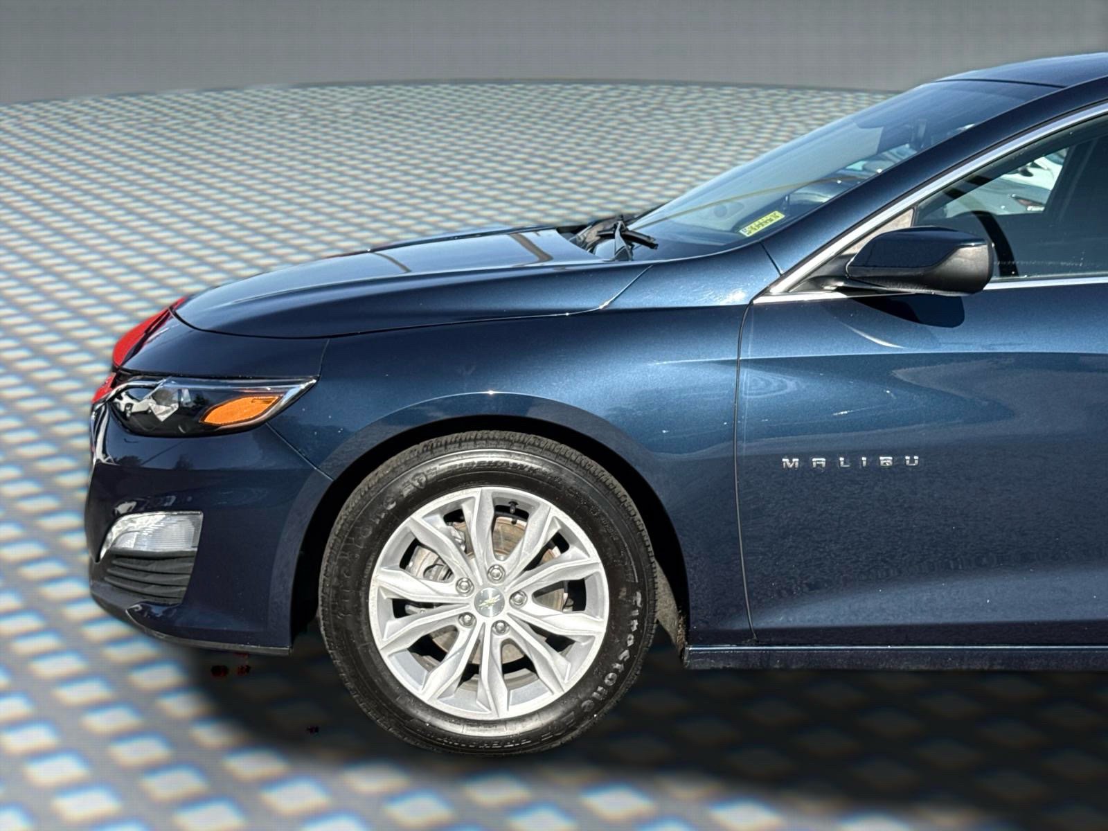 Used 2020 Chevrolet Malibu LT FWD image 11