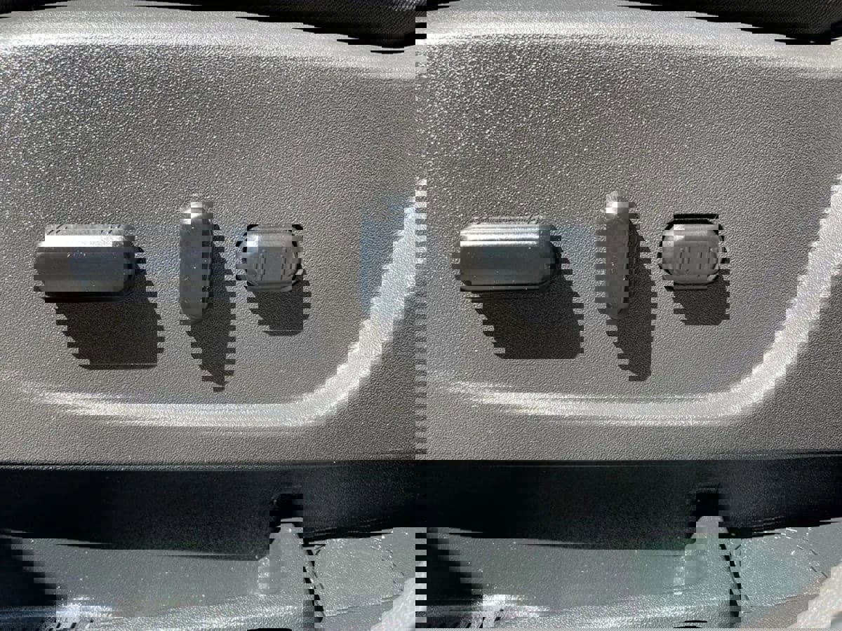 Used 2019 Ford Escape SEL image 17