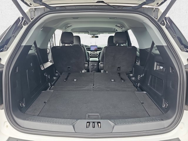 Used 2022 Ford Explorer XLT w/ Equipment Group 202A image 14