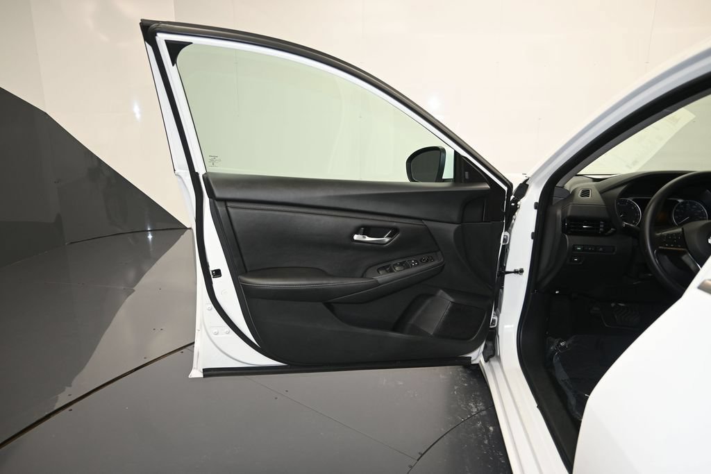 Used 2024 Nissan Sentra SV FWD image 10