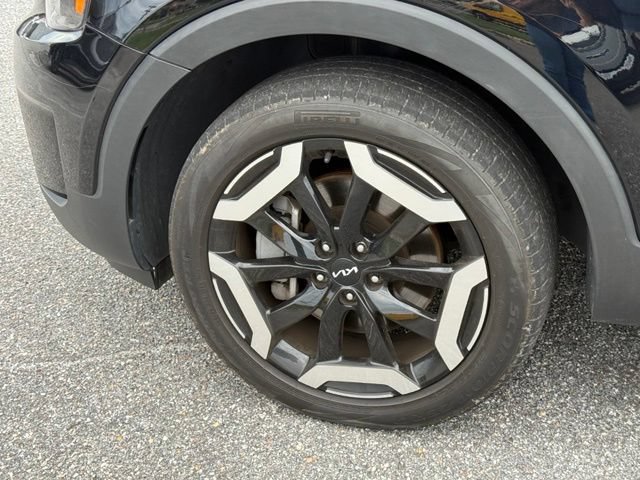 Used 2024 Kia Telluride EX w/ EX Captain's Chair Package FWD image 5