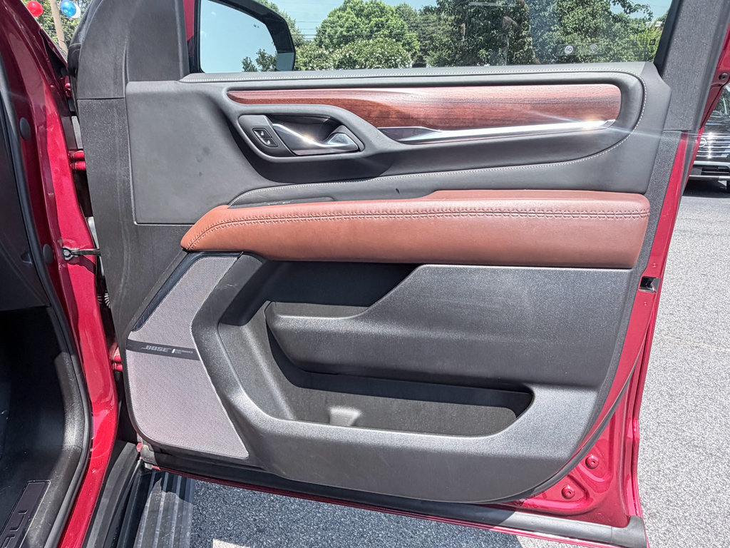 Used 2023 GMC Yukon Denali Ultimate AWD/4WD image 36