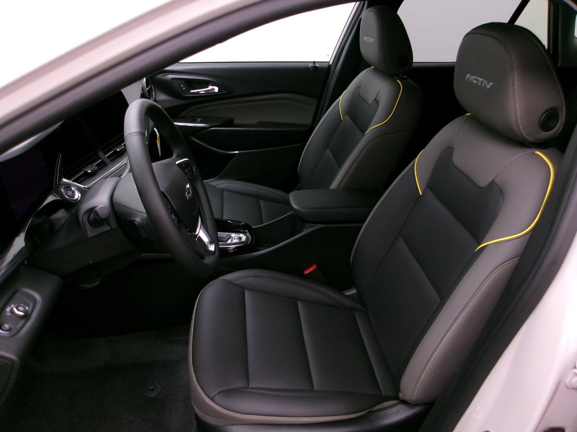 New 2026 Chevrolet Trax ACTIV w/ Driver Confidence Package FWD image 8