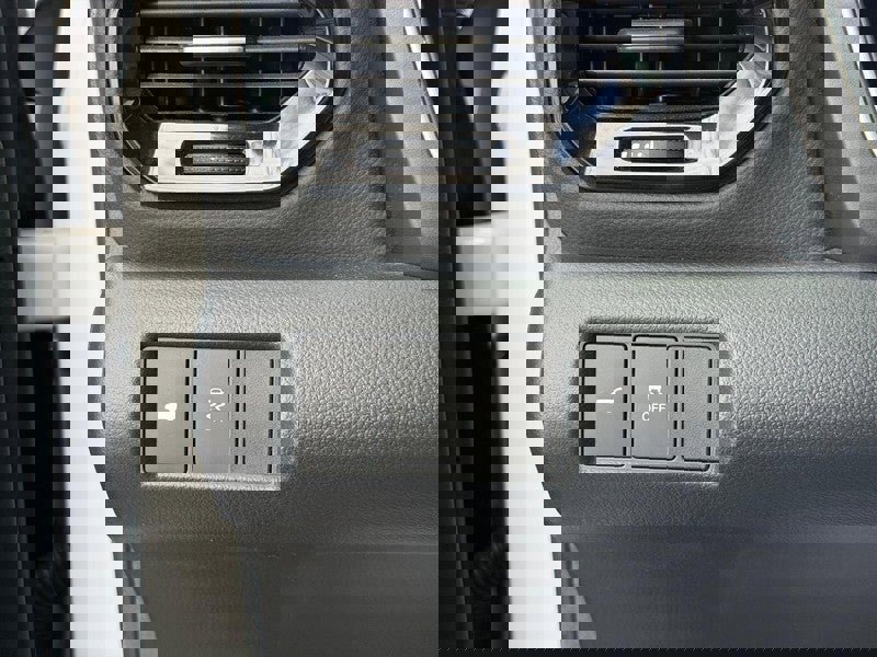 Used 2025 Honda Pilot Touring image 18