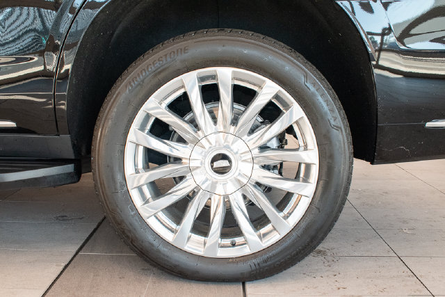 Used 2024 Cadillac Escalade Premium Luxury w/ LPO, Floor Liner Package AWD/4WD image 9