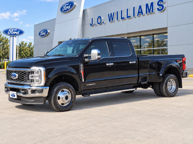 Used 2023 Ford F350 Lariat w/ Chrome Package AWD/4WD image 3
