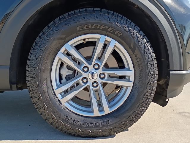 Used 2023 Ford Explorer XLT w/ Equipment Group 202A image 2