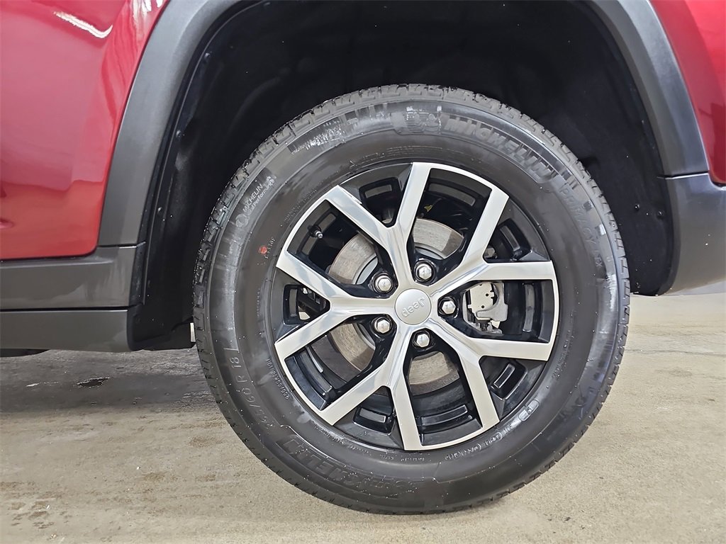 Used 2025 Jeep Grand Cherokee Limited image 38