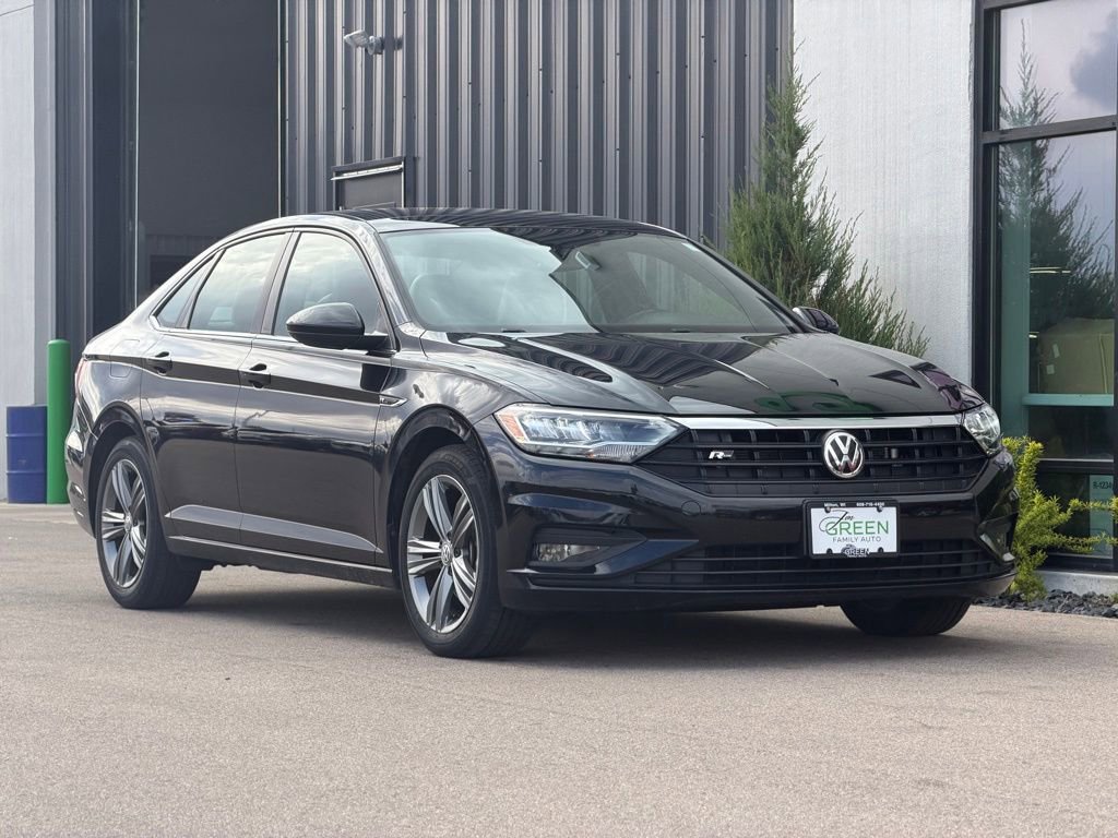 Used 2021 Volkswagen Jetta R-Line w/ R-Line Cold Weather Package FWD image 4